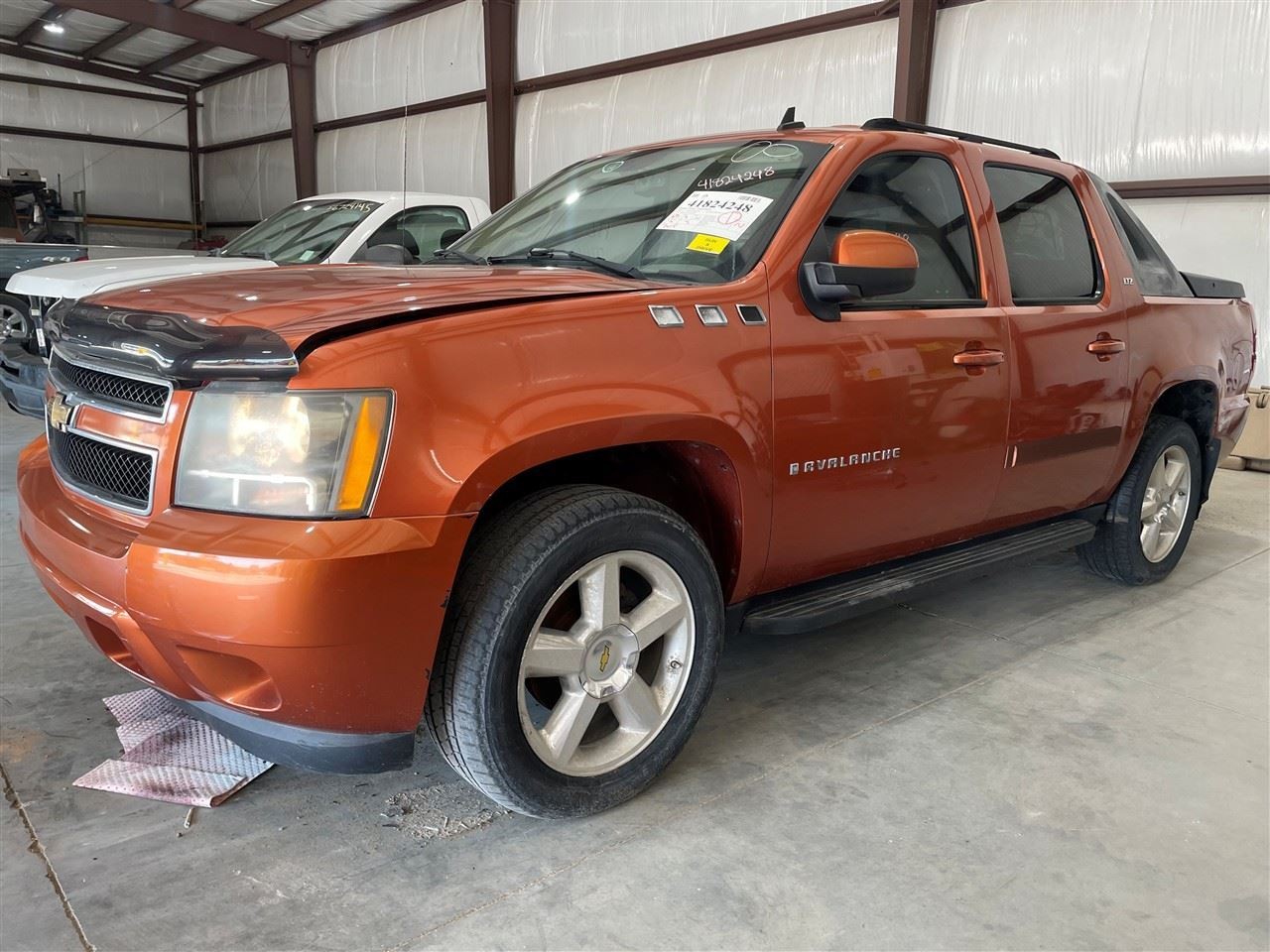 (LOCAL PICKUP ONLY) Roof Glass Fits 07-14 ESCALADE 1126102