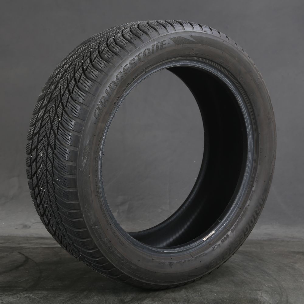 1x Winter Tire Bridgestone Blizzak LM001 MO 235/50 R19 99H 2420 6 mm