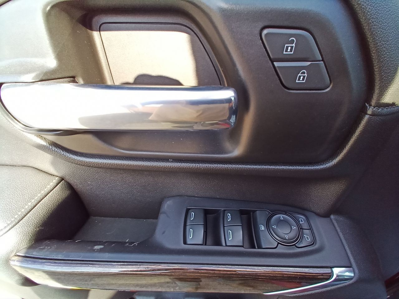 Chassis ECM Communication Right Hand Kick Panel Onstar Fits 20-22 CANYON