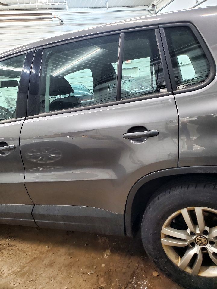 Chassis ECM Communication Interface Box Telephone Fits 12-15 TIGUAN 1776001