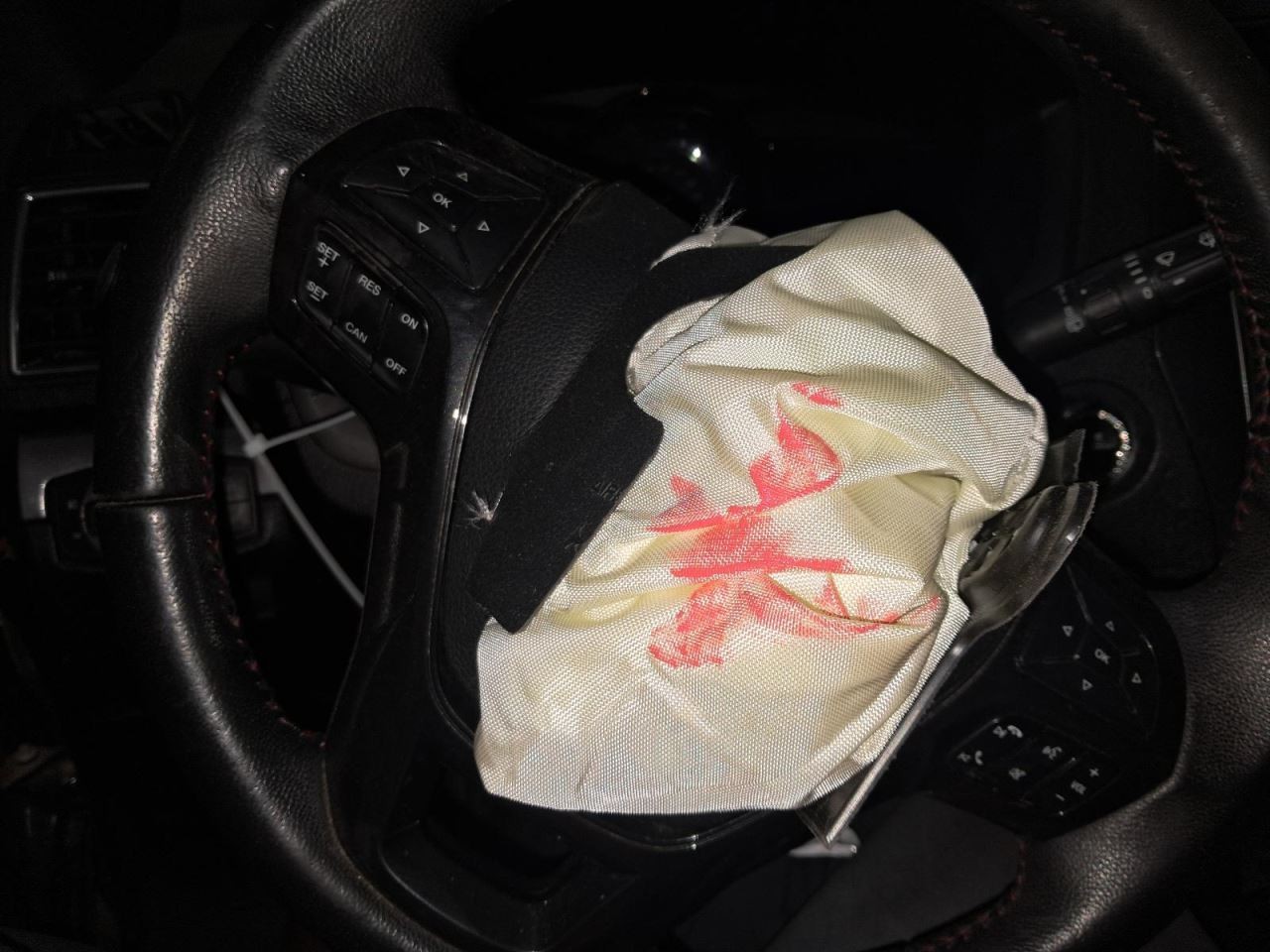 EXPLORER 2017 Glove Box 1608753