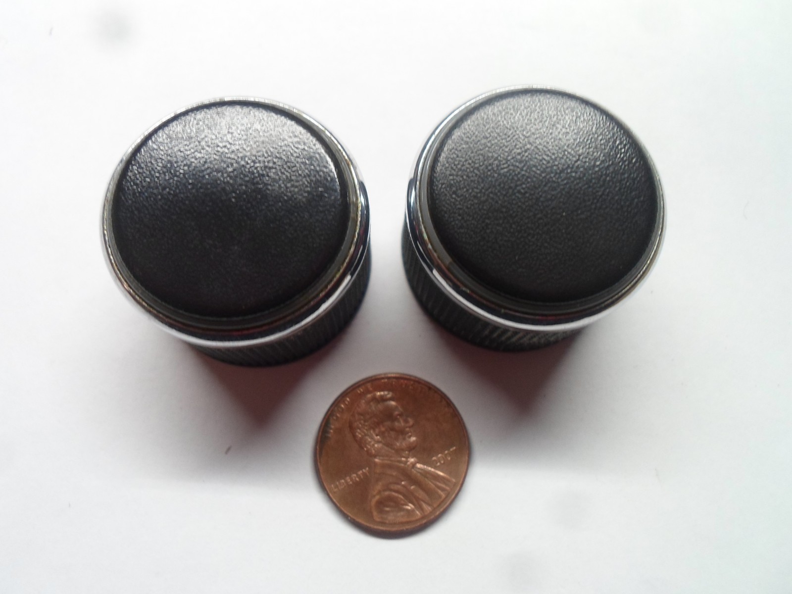 2008 – 2012 DODGE RAM RADIO STEREO VOLUME TUNER KNOB SET 68051892AA OEM