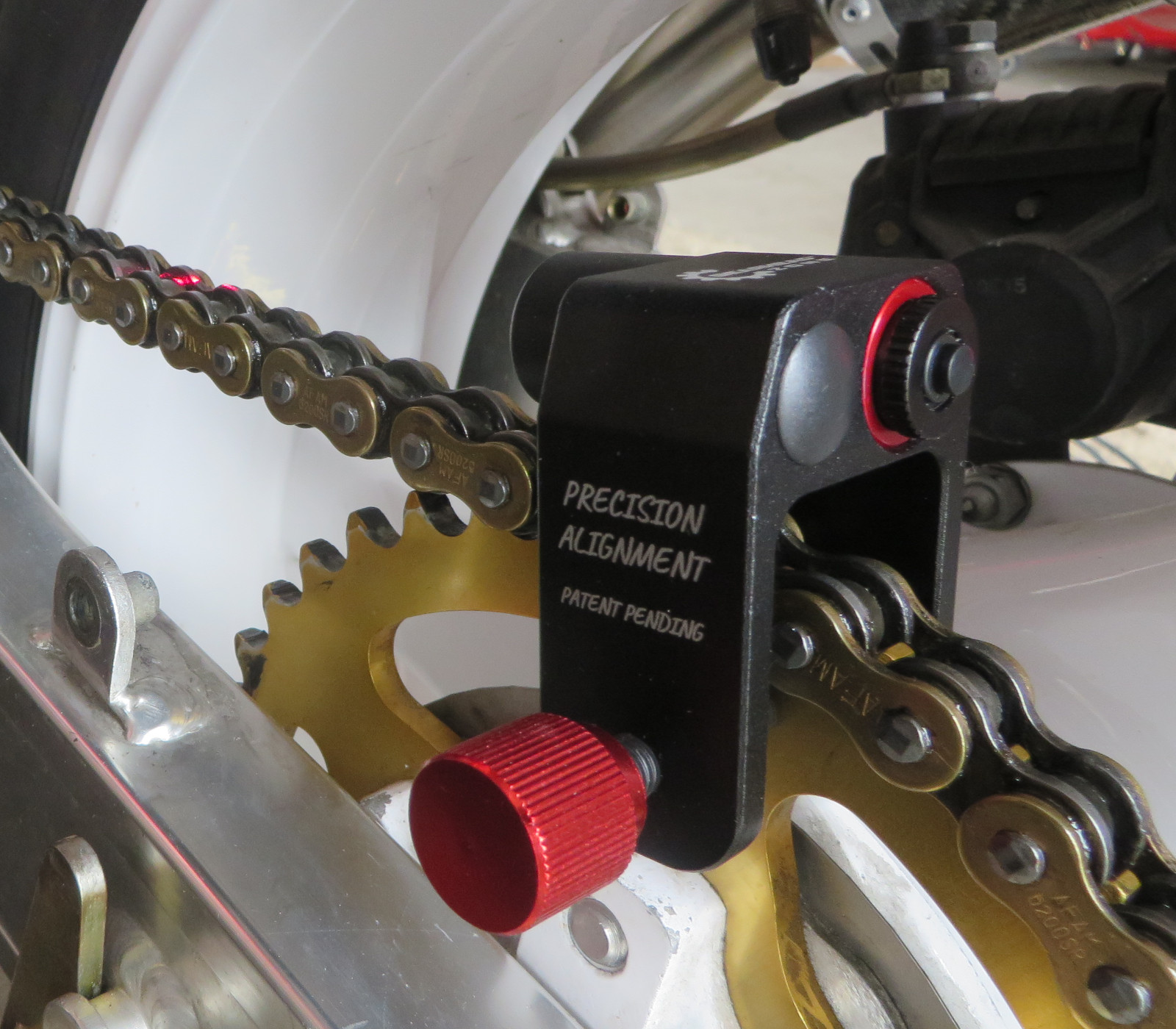 Laser Chain and Sprocket Alignment Tool – Gearhead Zone