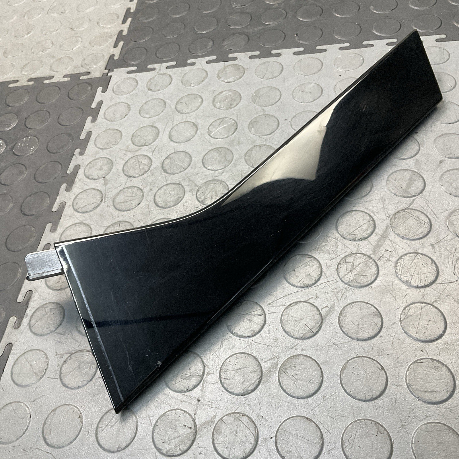 2015-2019 Lincoln MKC Rear Left Side Quarter Corner Applique Molding Trim OEM