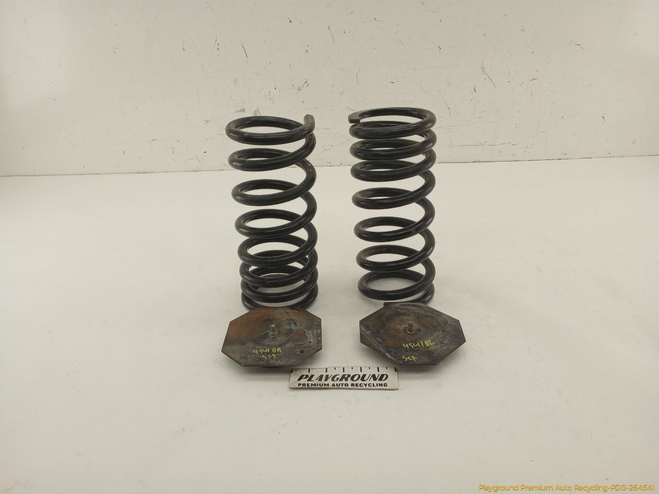 Lincoln Mark VIII Pair Of Left & Right Rear Coil Spring Fits 1993-1998 93 94 95