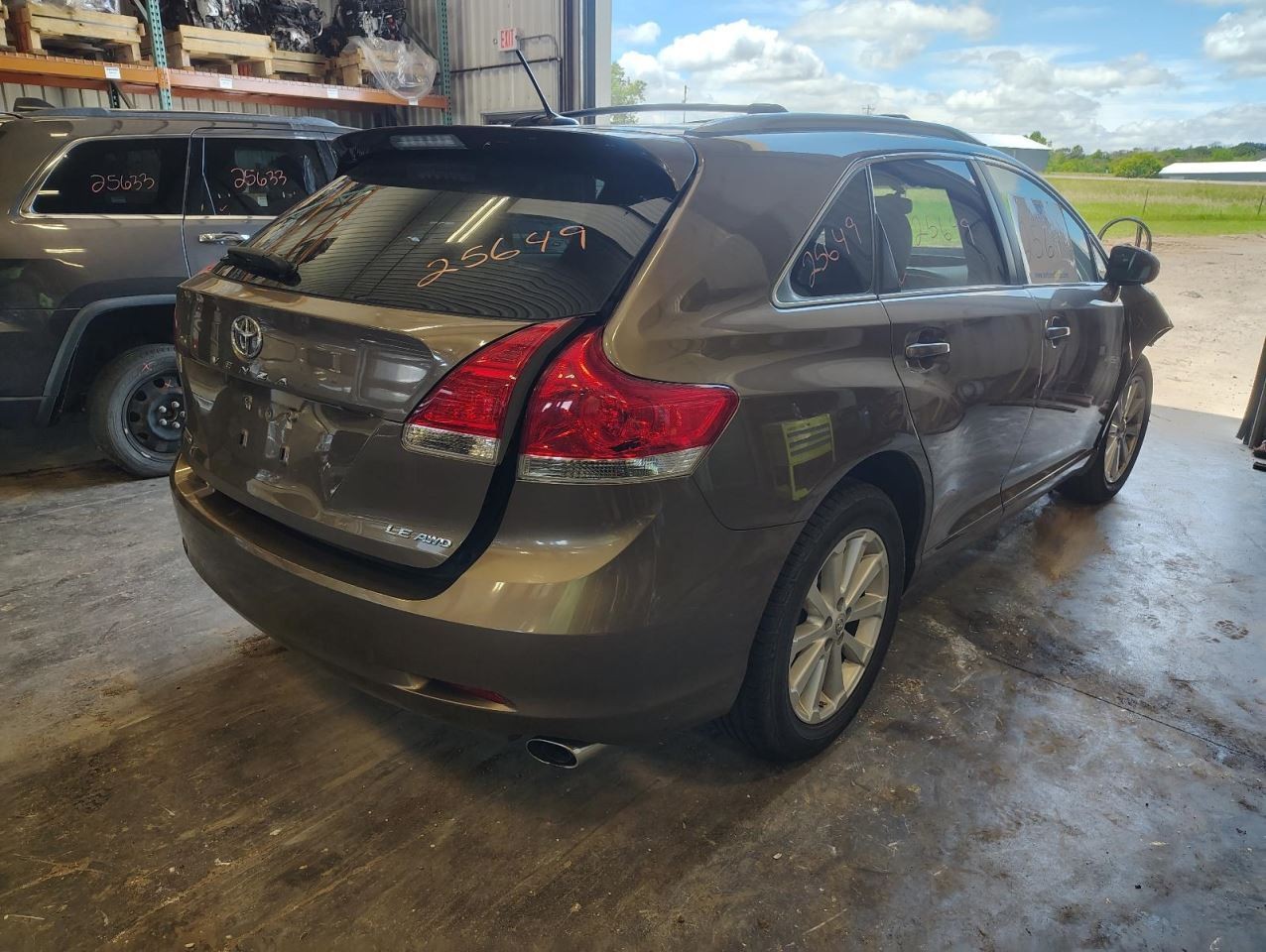 Rear View Mirror Automatic Dimming Halogen Headlamps Fits 09-16 VENZA 1586933
