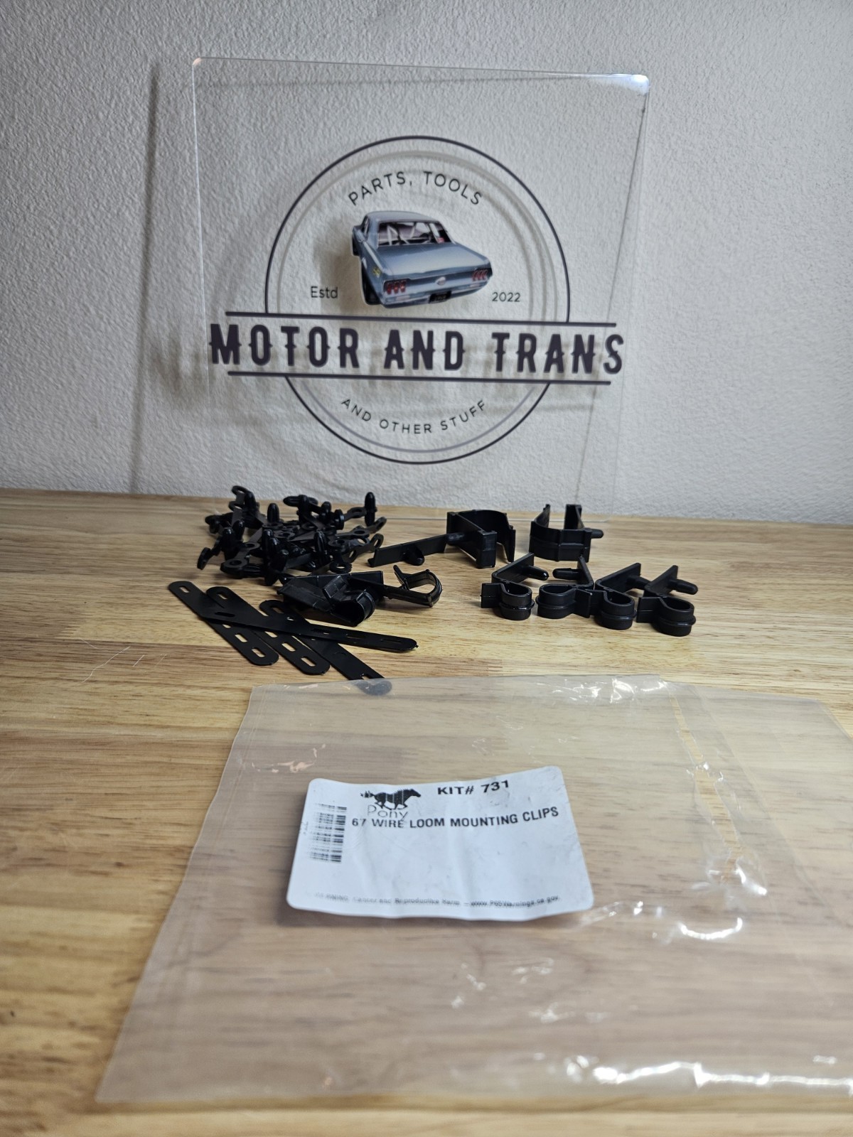 67 kit, wire loom mounting (19 straps, 14 clips) Pony Ent #731