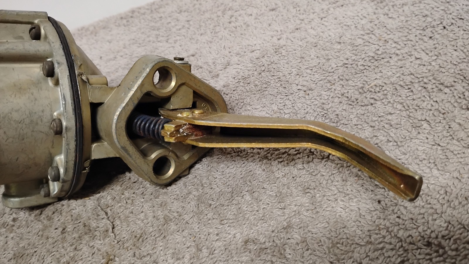 NOS (New Old Stock) AIRTEX Mechanical Automotive Division Fuel Pump 719 AX. (00)