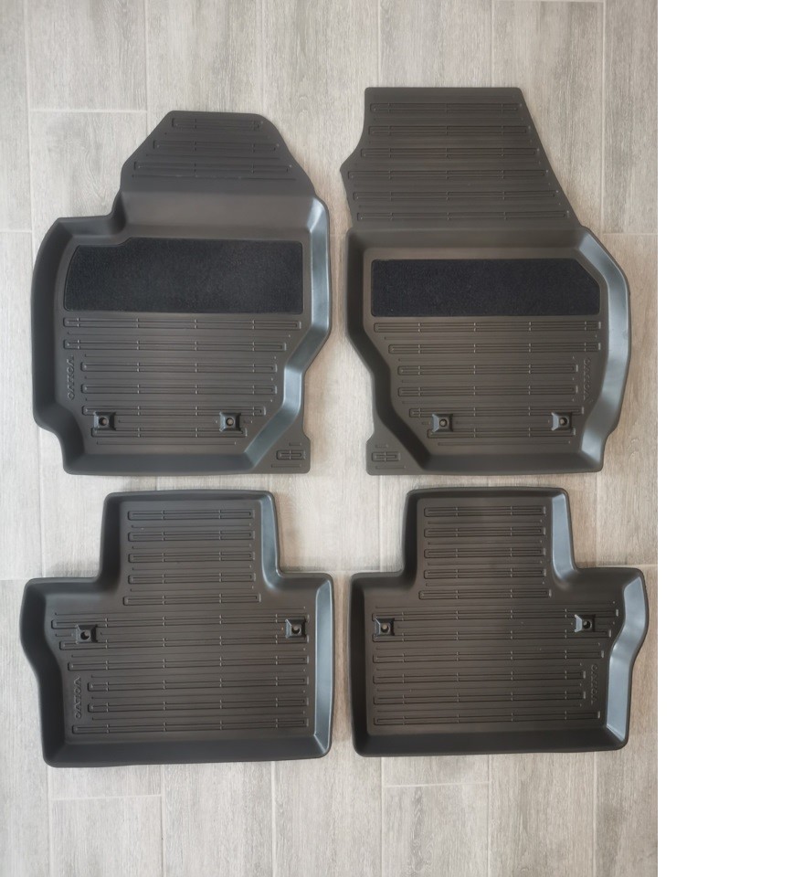 08-16 Genuine Volvo V70/XC70 All Weather Rubber Floor Mat 4pc Off Black 32357489