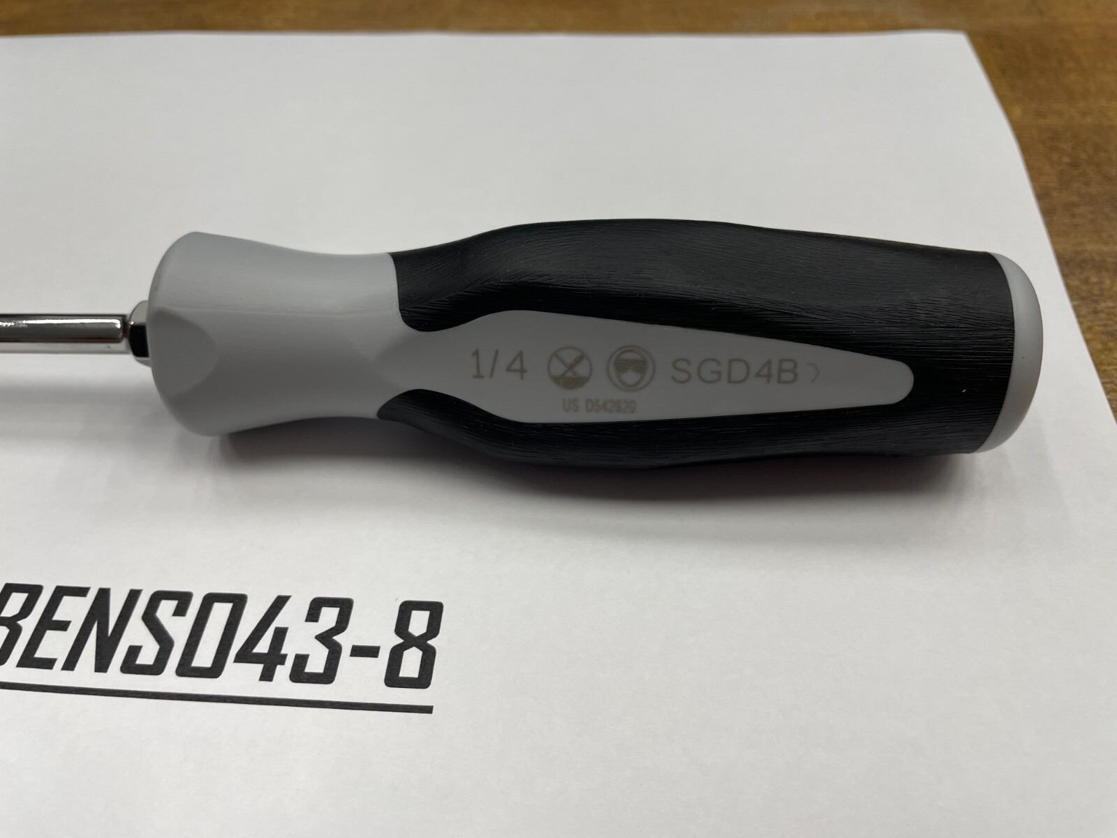 Snap-on Tools RARE LIGHT GRAY 1/4″ Tip Soft Grip Flat Head Screwdriver SGD4BLG