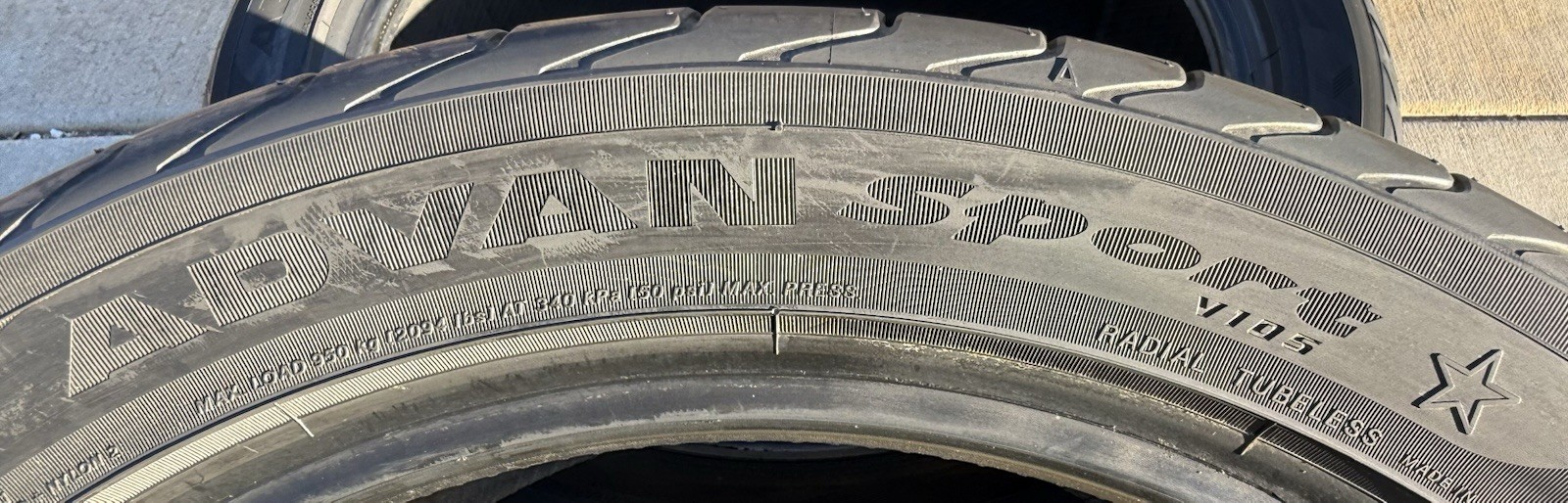 Set of TWO BRAND NEW 275/40R20 106Y Yokohama ADVAN Sport V105 Tires 2754020