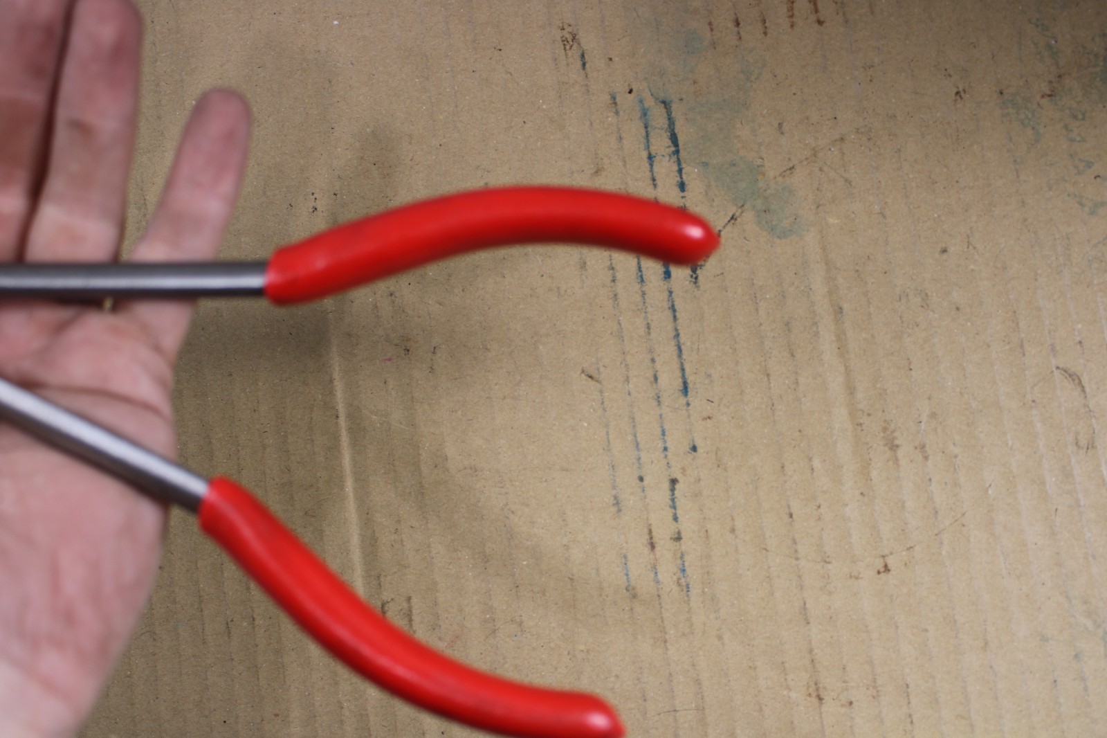 Snap on Needle Nose Red Soft Grip Pliers 90-Degree 490BCP