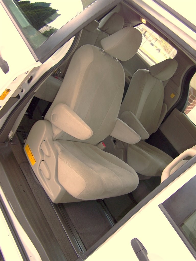 2013 Toyota Sienna 1-OWNER 106K PREMIUM DUAL DOOR & A/C 3RD REAR SEAT WAGON