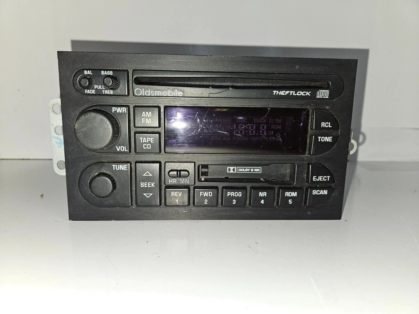 1995 OLDSMOBILE AURORA AM FM AUDIO RADIO W/ CASSETTE PLAYER UNIT OEM, 638-00970