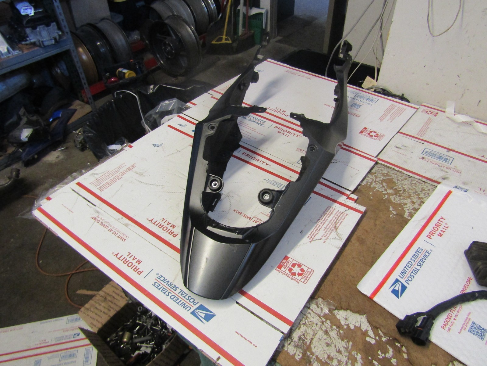 2017 23 24 25 Suzuki GSXR1000 OEM Tail Fairing Rear Back Plastic Used