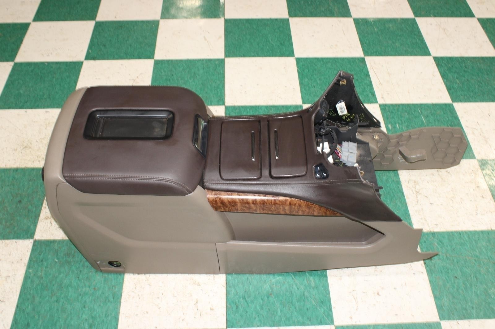 15-20 Suburban 1500 Cocoa Dune Woodgrain Center Front Console Armrest OEM OE WTY