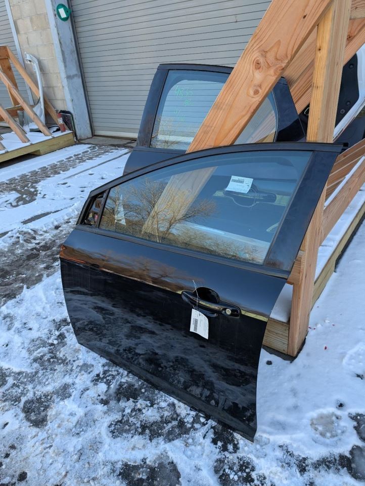 (LOCAL PICKUP ONLY) Driver Front Door Electric Windows Automatic Down Only Fits