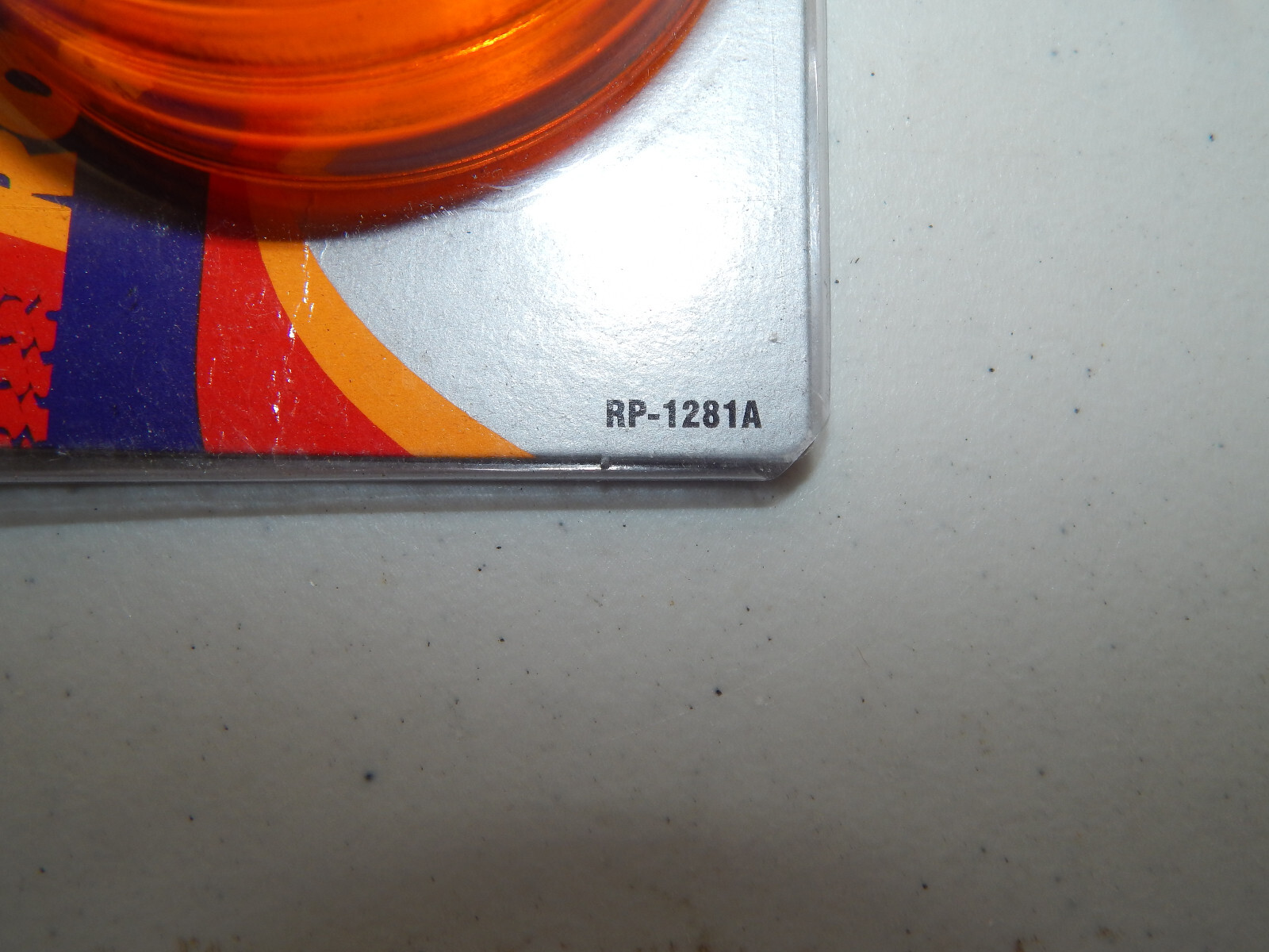 RoadPro 2.5″ Beehive Sealed Clearance/Marker Light Plug-In Connection RP-1281A