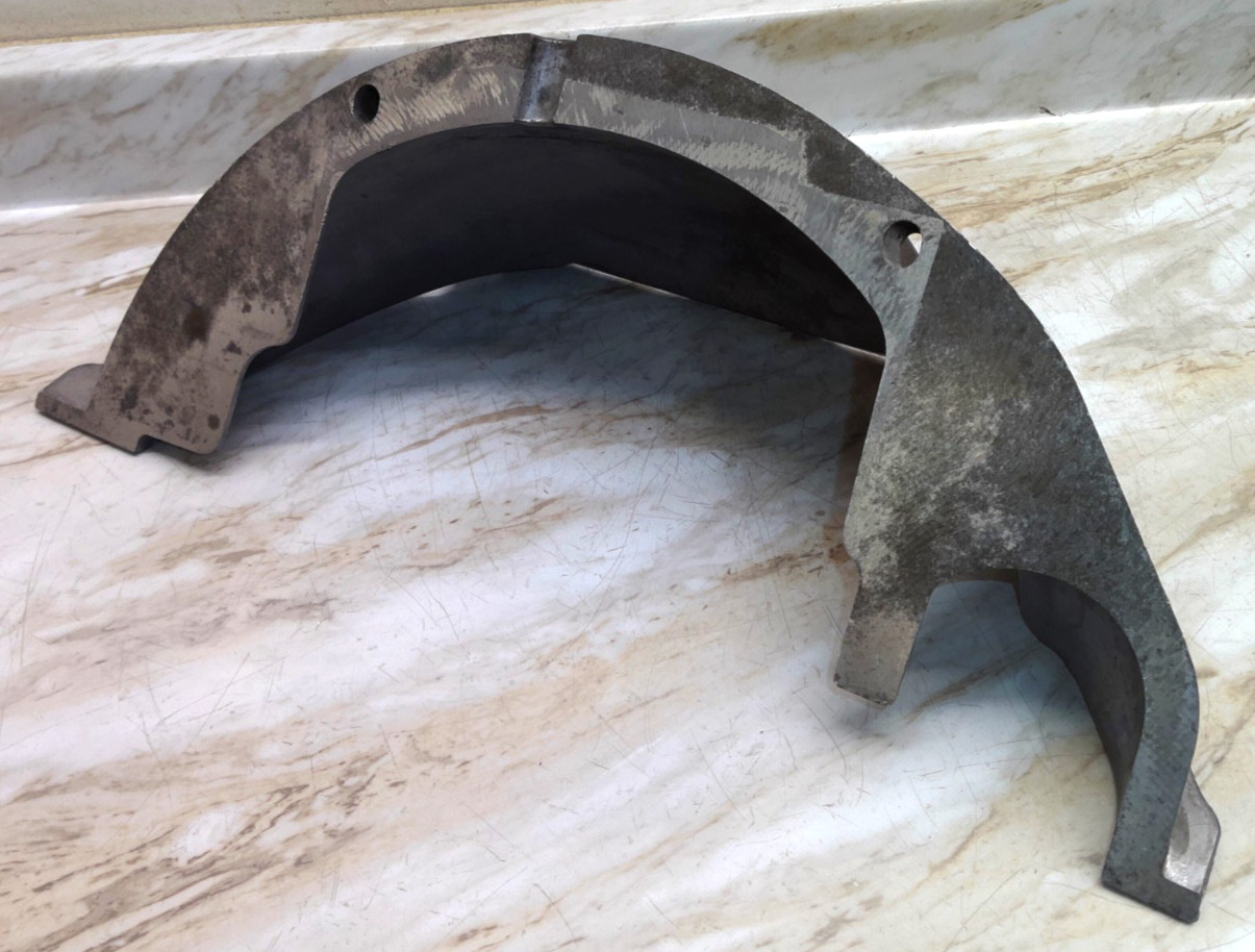 15765623 1999 to 2006 Silverado 2500 4L80E Transmission Dust Cover Shroud OEM