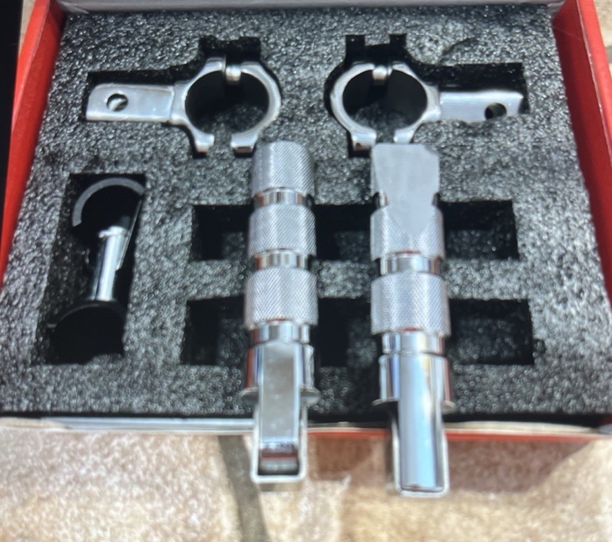 Benlari CNC Motorcycle Universal Chrome Highway Foot Pegs