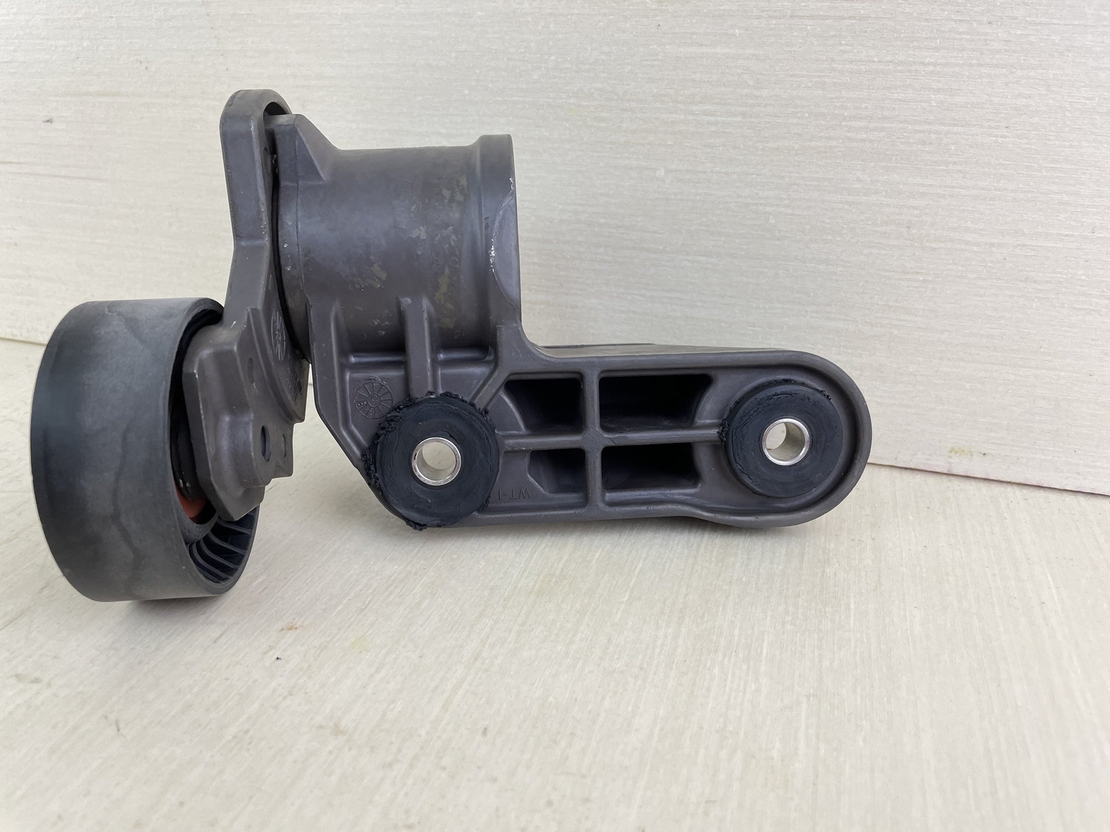 Mercury 135 – 300 HP 4 Stroke Outboard Belt Tensioner Assembly 885349T05 OEM