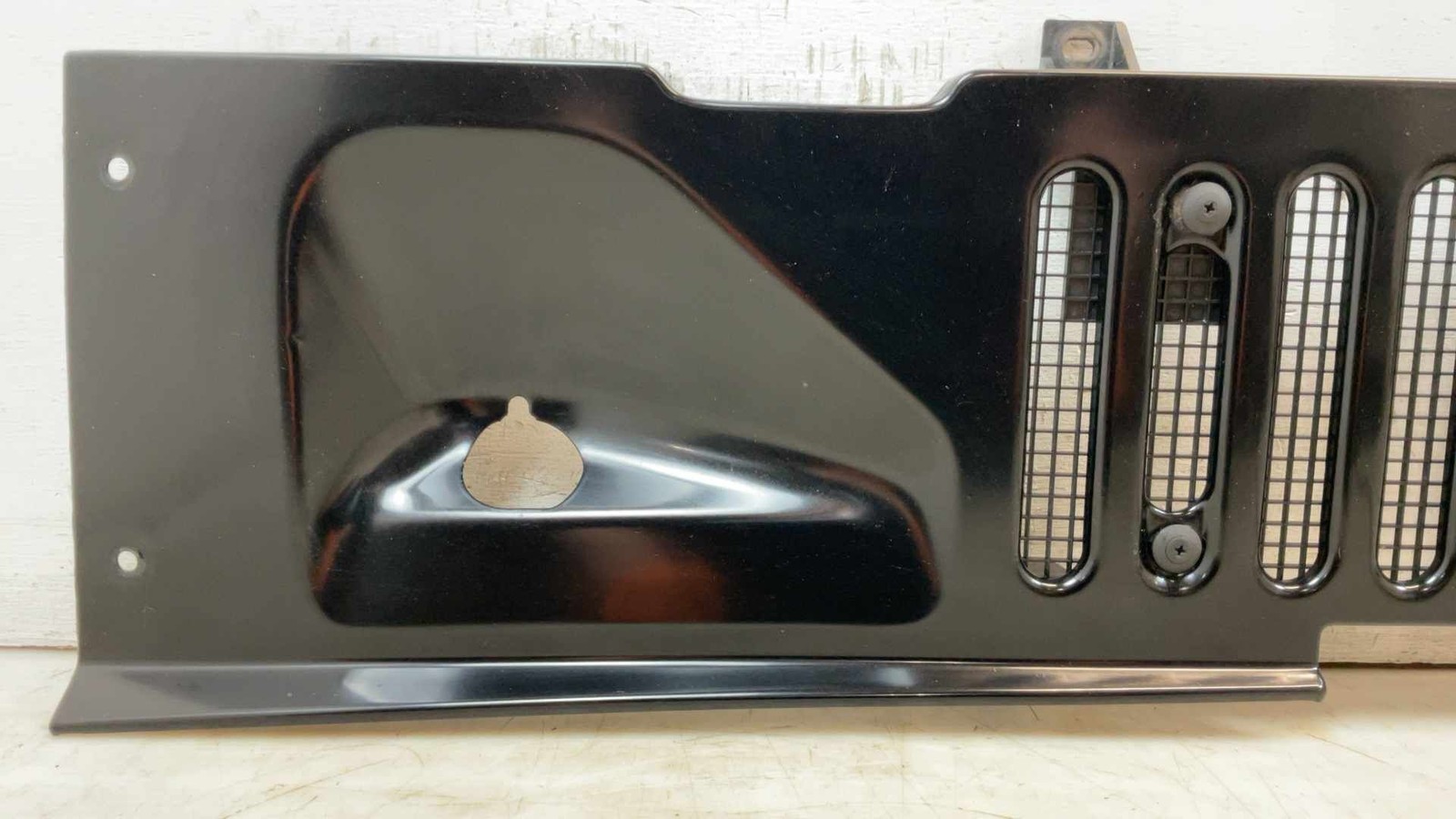 Jeep Wrangler JK OEM Center Cowl Vent Panel PX8-Black 2007-2017 173875