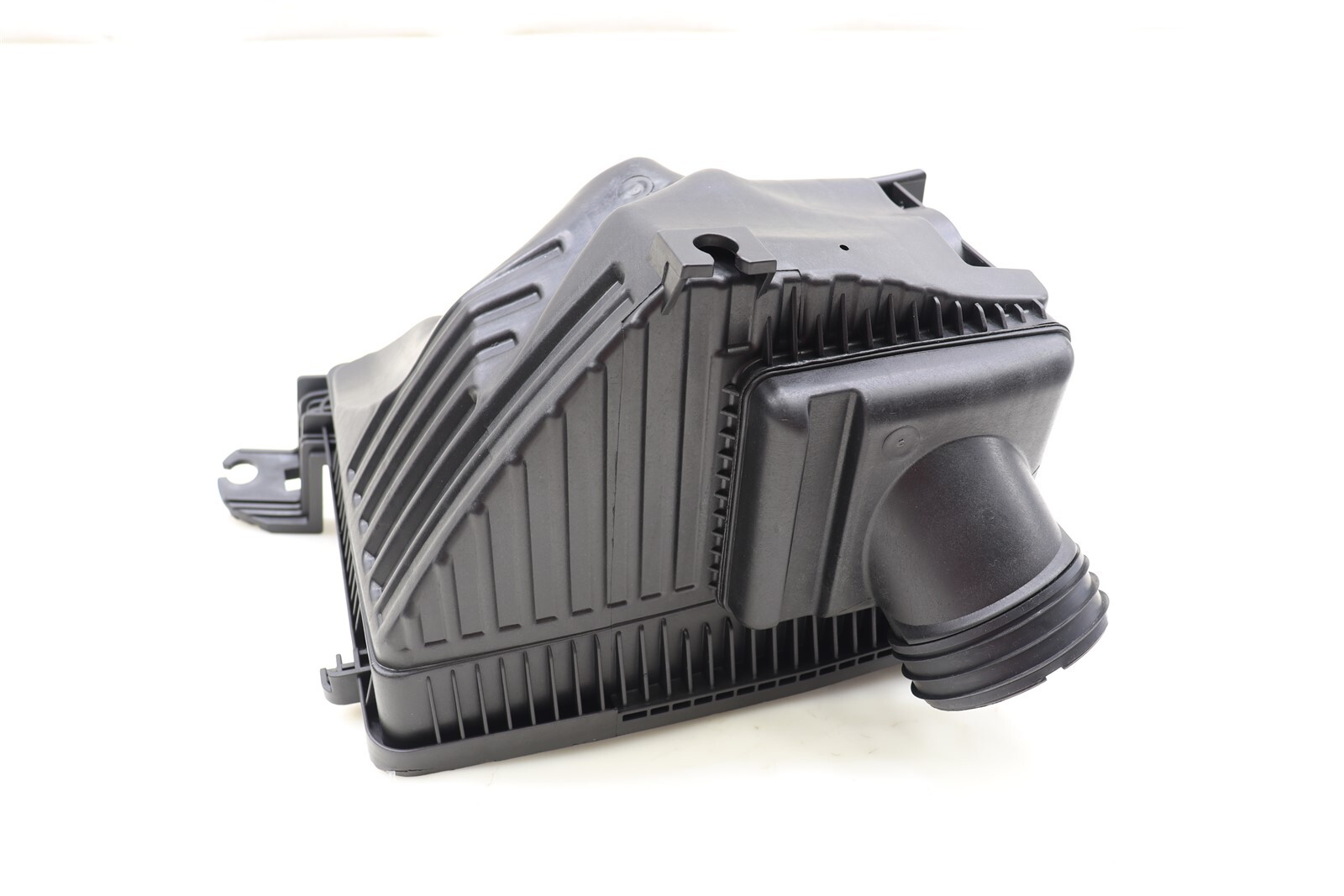 NEW Engine Air Intake Cleaner Body 281123M300 for Genesis 12-14 K900 16-17 3.8L