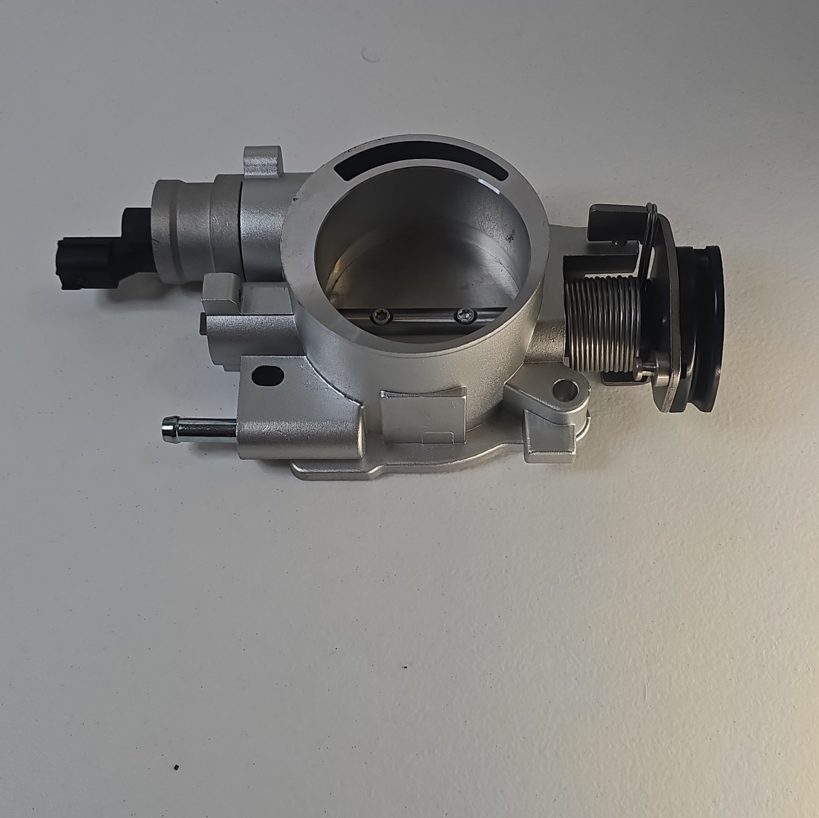 Throttle Body Fits For 2001-04 Jeep Grand Cherokee Laredo 4.7L V8 53013163AD New
