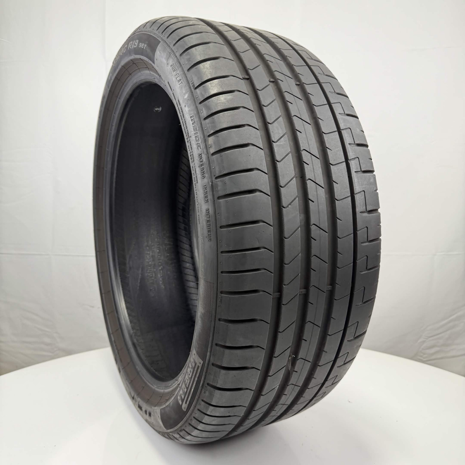 Used 245/40R19 Pirelli P Zero PZ4 Run Flat 98Y 7.5/32 (DOT 23)
