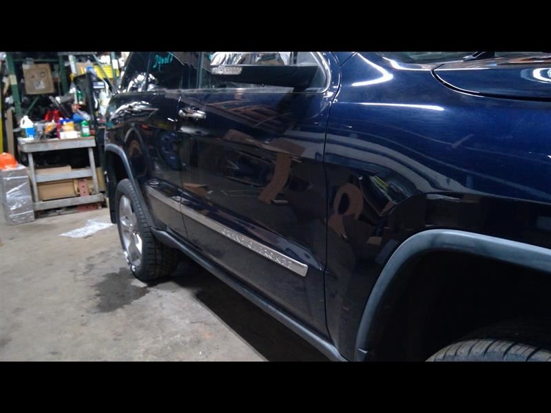 Passenger Front Door Blue Electric Fits 11-20 GRAND CHEROKEE 1308197