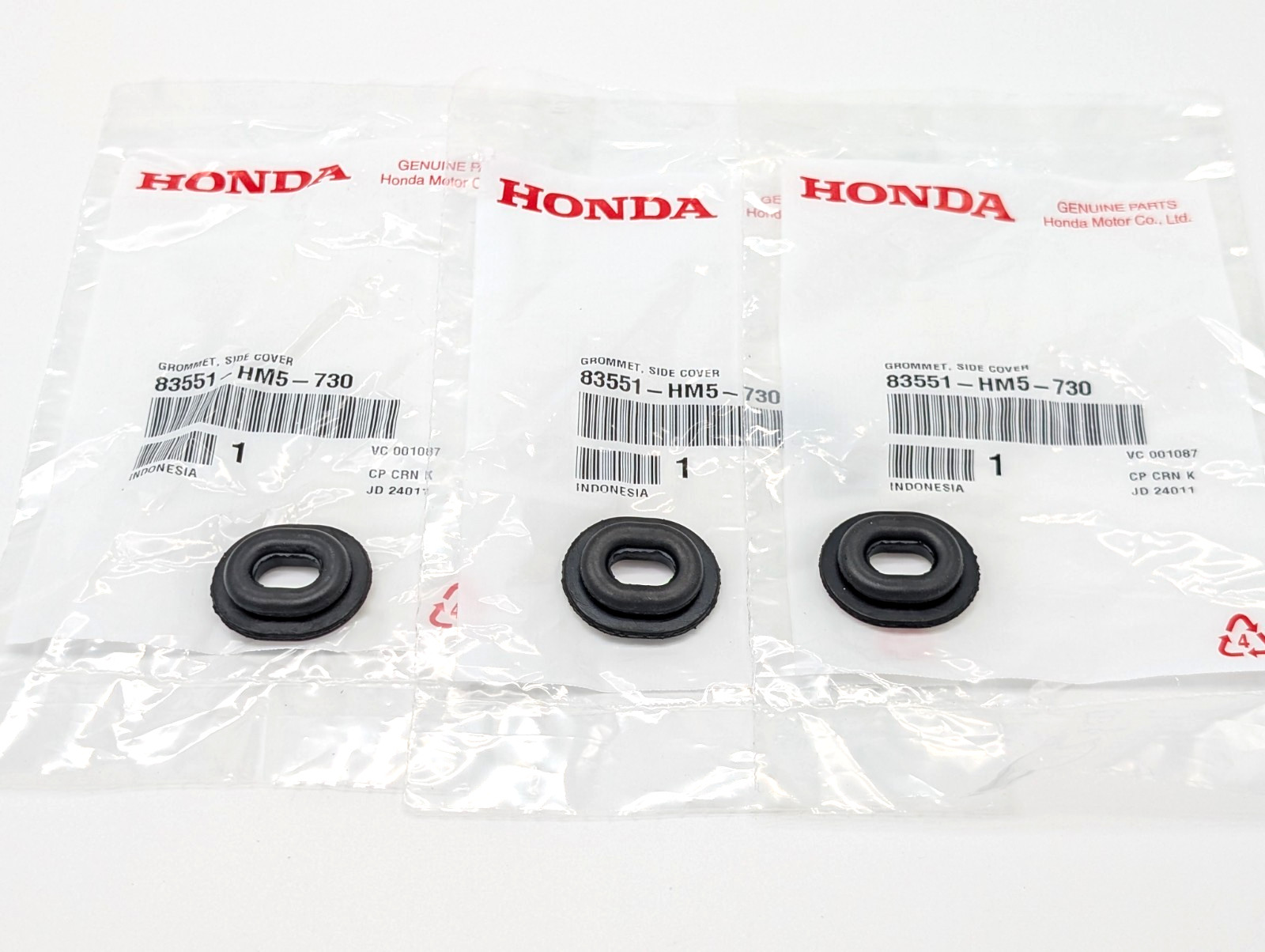 OEM Honda Side Cover Grommet 83551-HM5-730 X3 TRX300 TRX400 TRX350 TRX500