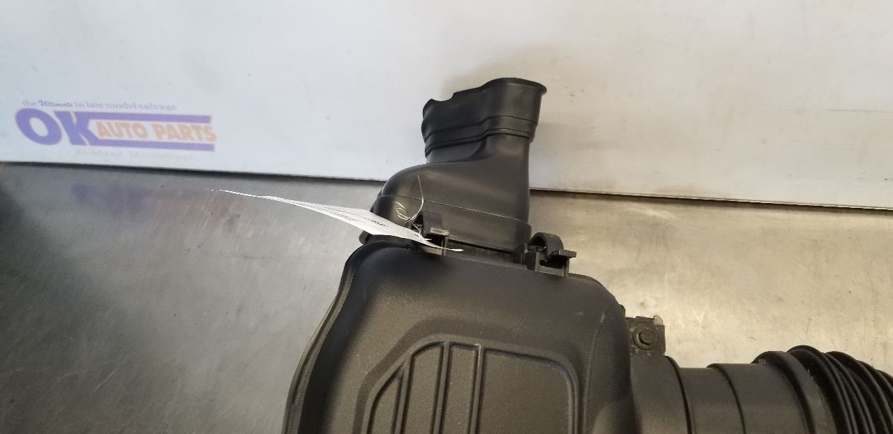 24 FORD MUSTANG DARK HORSE 5.0L AIR CLEANER AIR BOX LEFT DRIVER