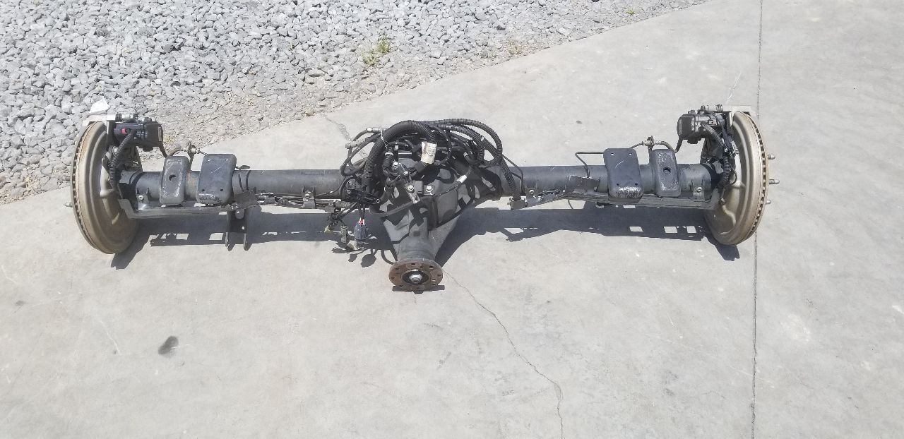 19 CHEVY SILVERADO 1500 REAR AXLE ASSEMBLY 8.6″ RING GEAR 3.42 RATIO