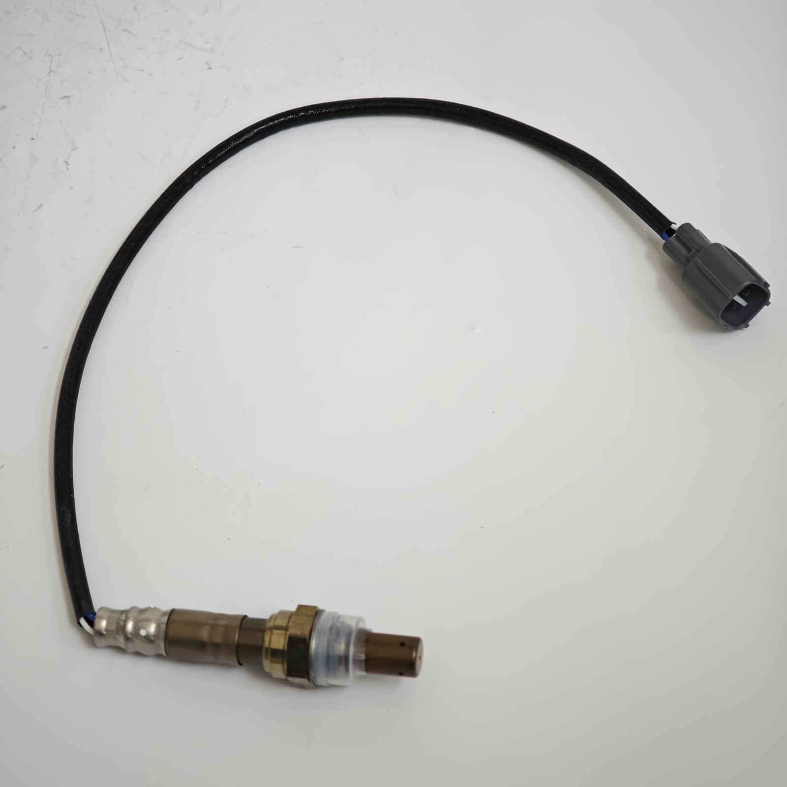 Upstream O2 Oxygen Sensor Bosch 13733 234-9010 For Toyota Camry Solara 2000-2003