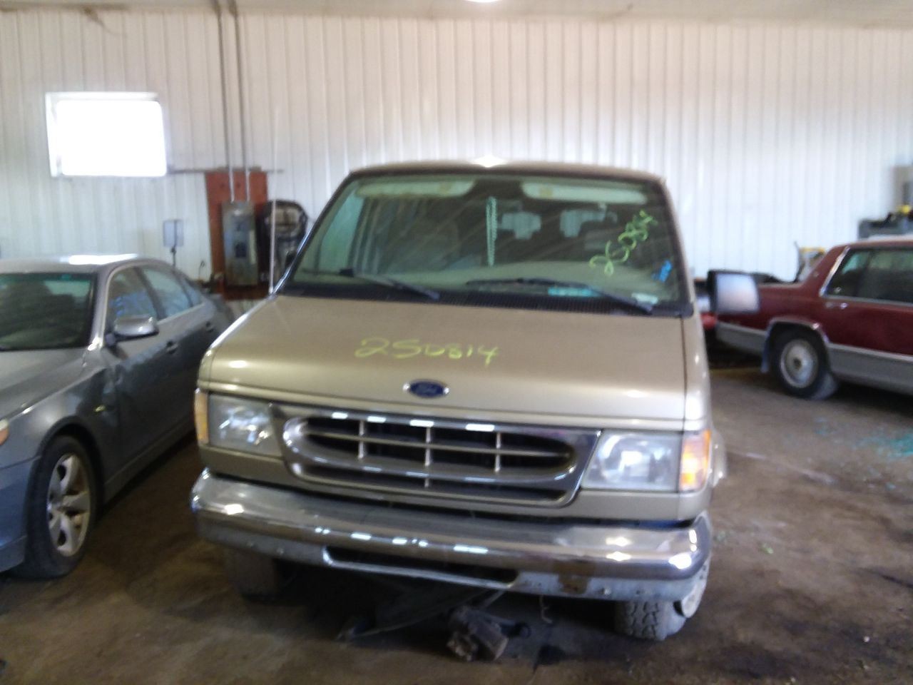 Driver Side View Mirror Power Sail Mounted Fits 94-06 FORD E150 VAN 2091644