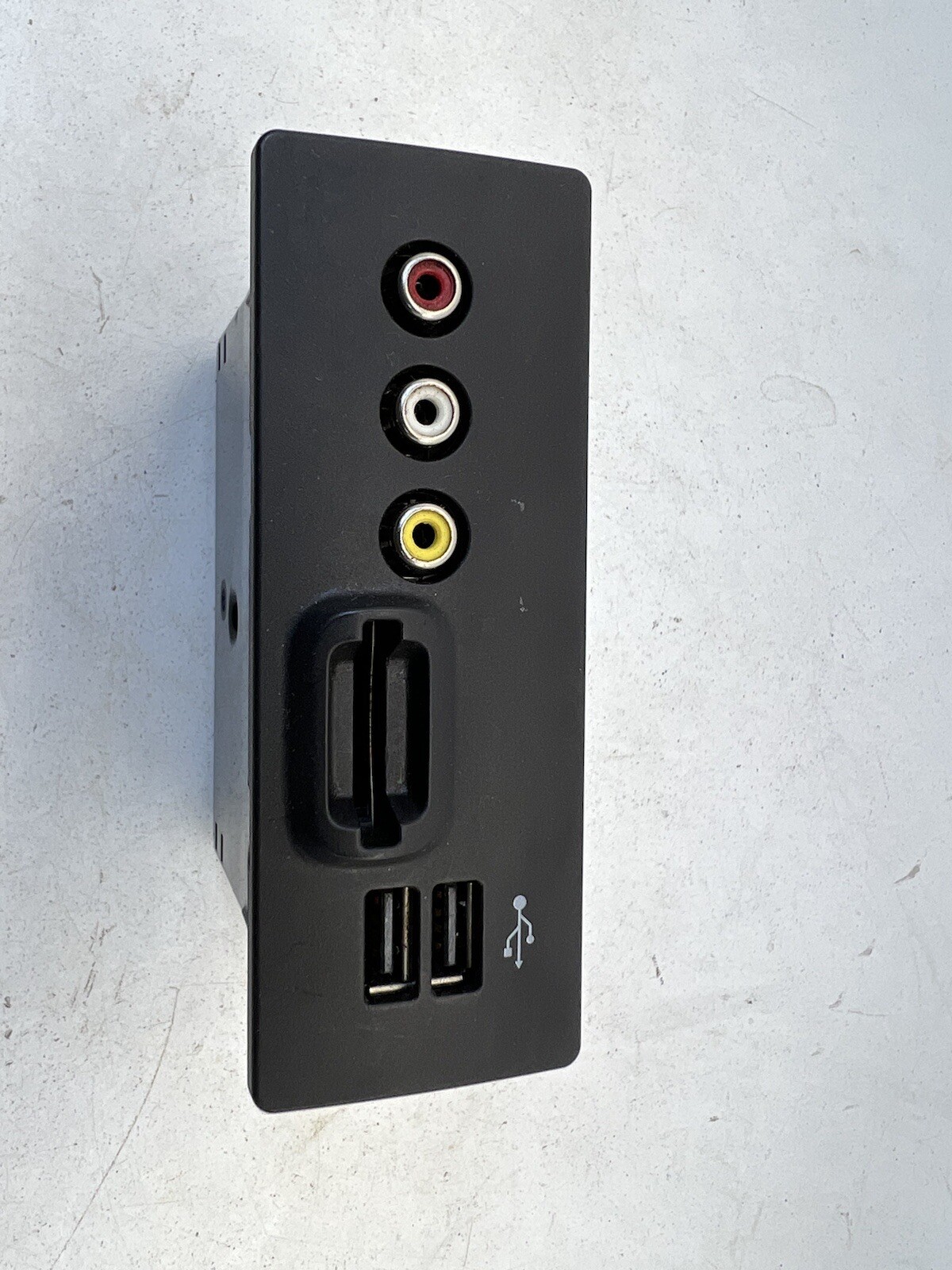 2013-206 Ford Taurus USB Media Control Module OEM.