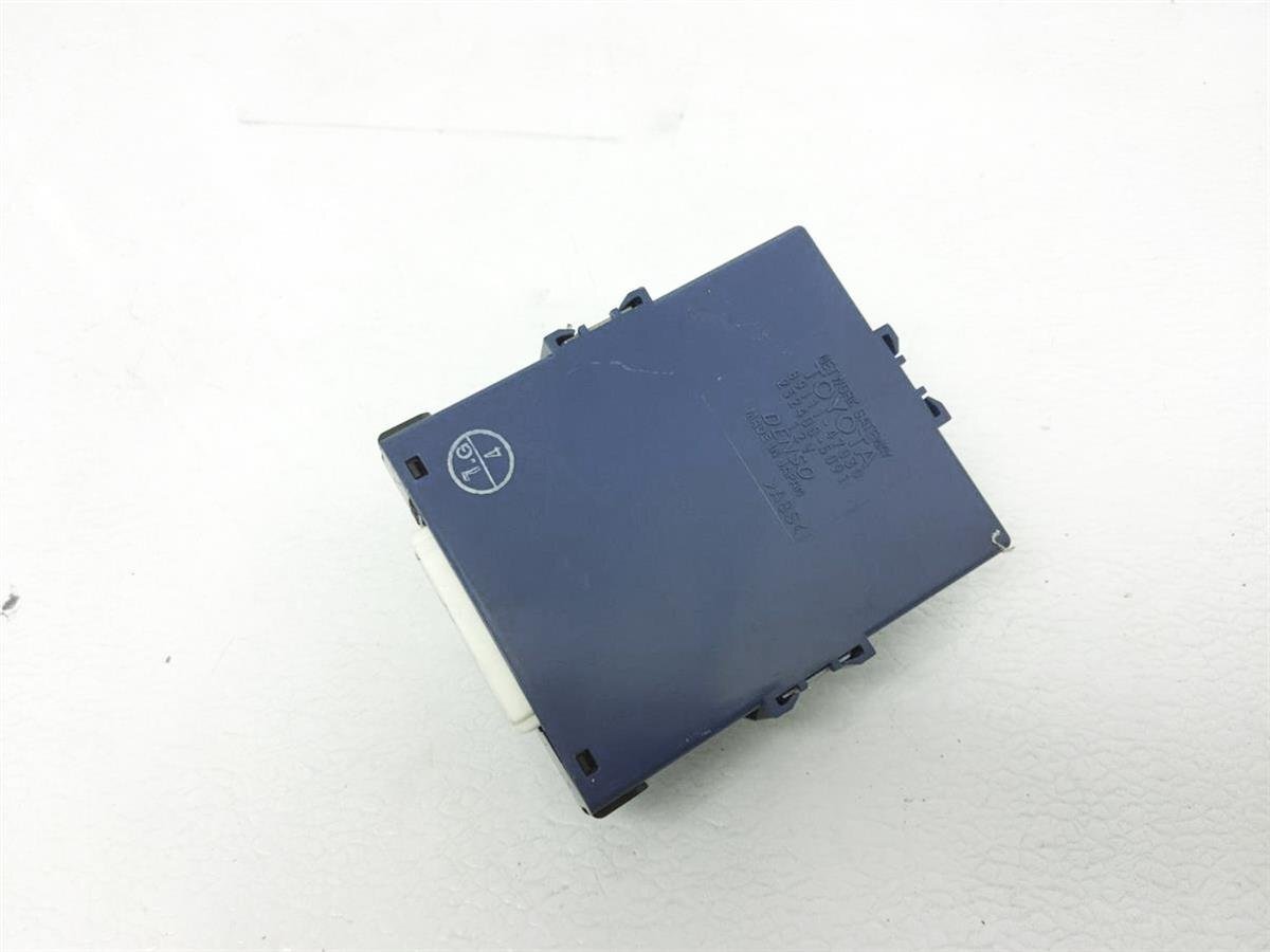 2004-2006 Toyota Prius Multi Plex Network Computer Module Unit 89111-47030