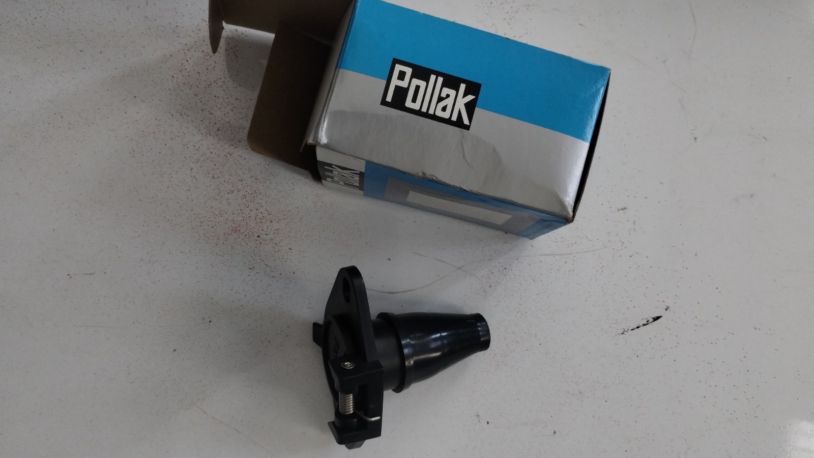 Nos vintage camper trailer Pollak 6 Pin Plug NOS vehicle end female