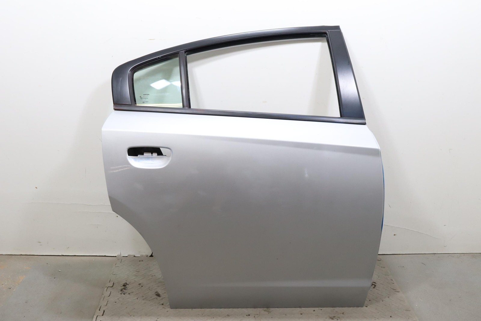 2011 – 2023 DODGE CHARGER REAR RIGHT DOOR SHELL W/ QUARTER GLASS OEM SILVER_PSE