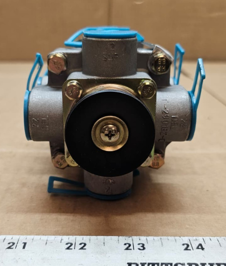 World American WA286171 Air Brake Tractor Protection Relay Valve 3/8″ NPT New He