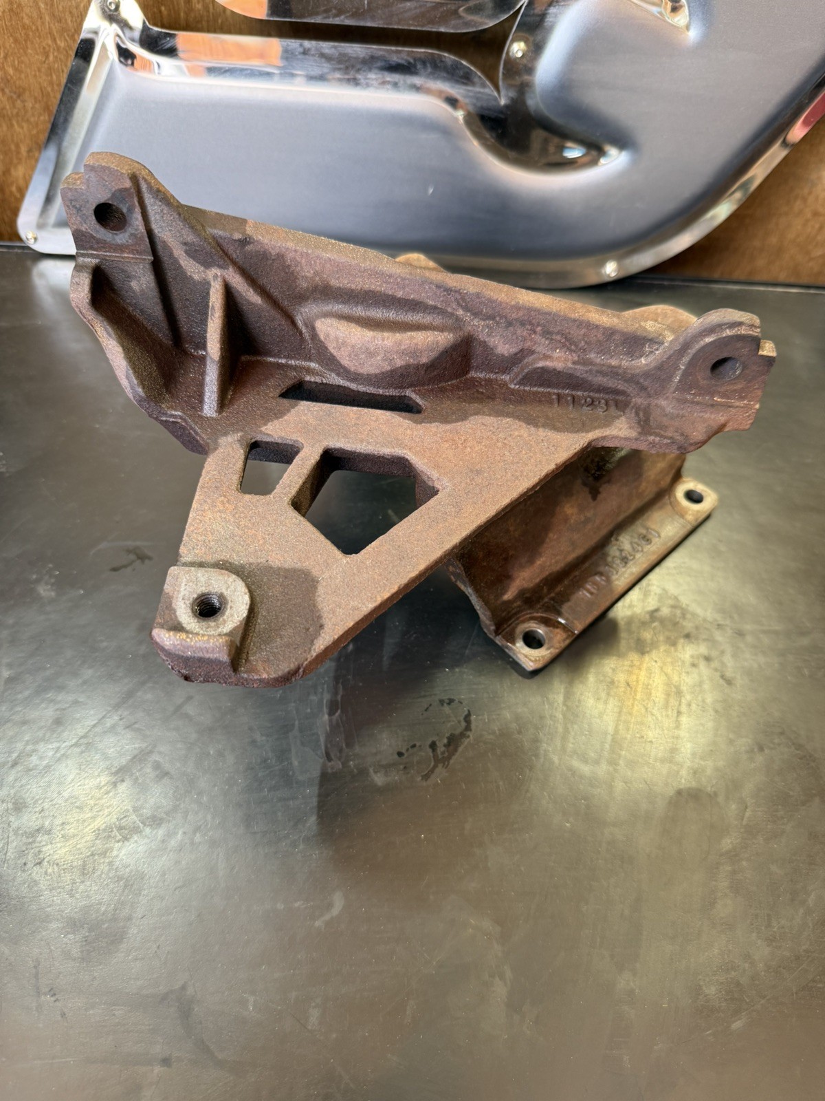 6.0L Diesel TURBO MOUNTING PEDESTAL Ford 6.0 1854824c1