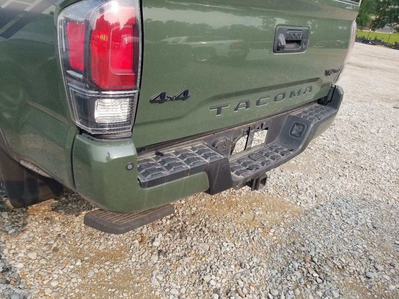 20 TOYOTA TACOMA TRD PRO BUMPER REAR GREEN 6V7 WITH SENSORS AND RADAR SEE IMAGE