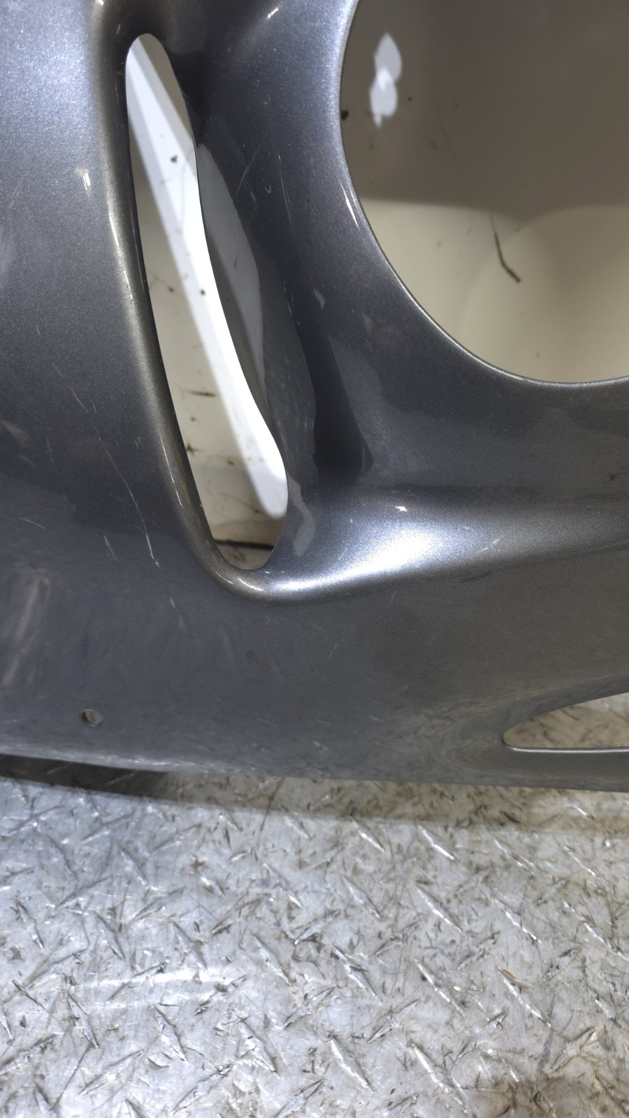 1999-2007 SUZUKI GSX1300r HAYABUSA OEM FACTORY LEFT SIDE FAIRING (SCRATCHES)