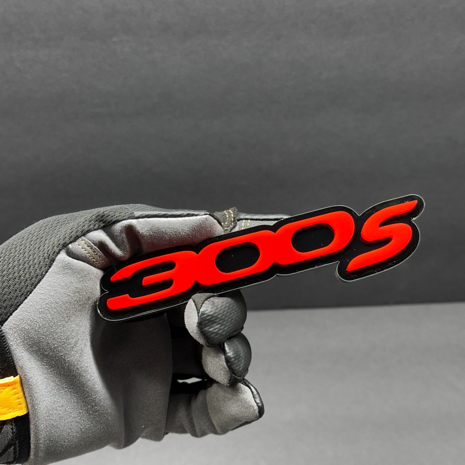 2PC(pair)300S Emblem Fender Badges RedBlack Aggressive Custom Design