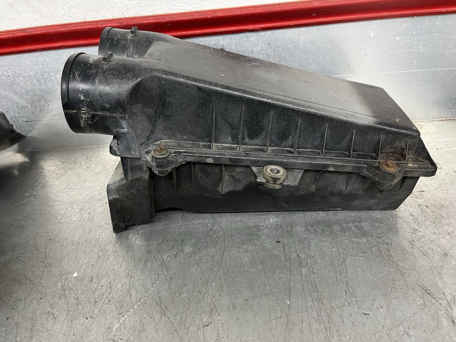 1987-96 Ford Truck F150 BRONCO F250 F350 4.9L 5.0L 5.8L 7.5L Air Box Air Cleaner