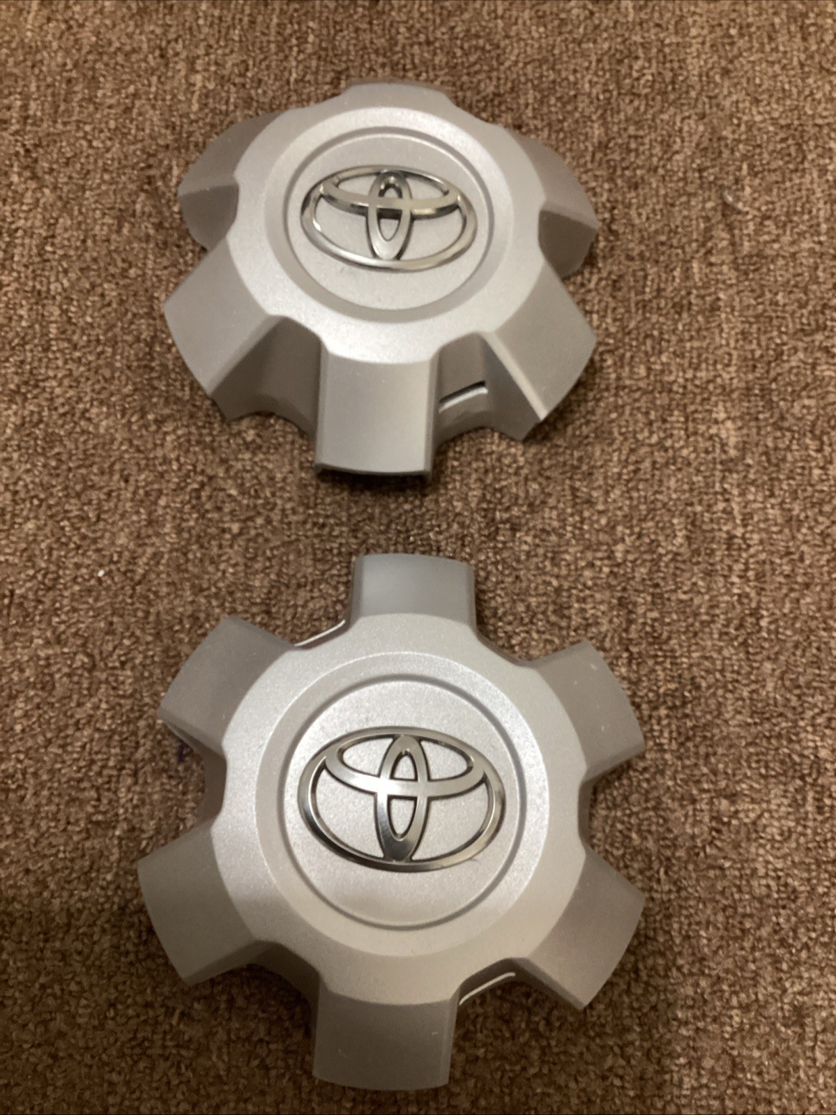 OEM 2014-2024 Toyota 4Runner Center Cap 4260B35070, PC+ABS 1 Single Cap 5-1/2”OD