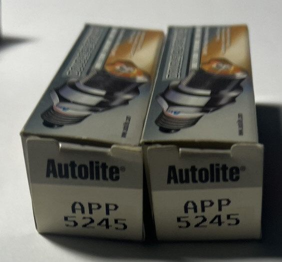 Autolite APP5245 Double Platinum Spark Plugs for Ignition Secondary rw lot of 2