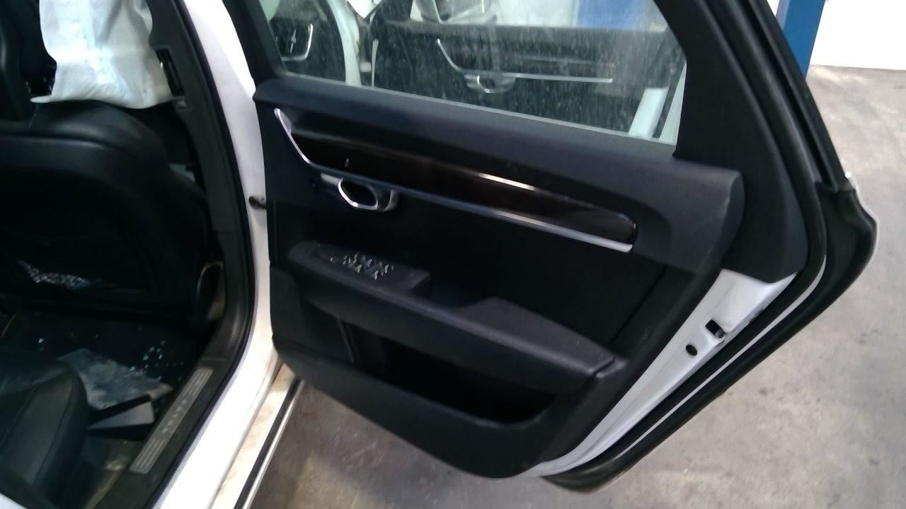 S90 2018 Front Door Trim Panel 2293688