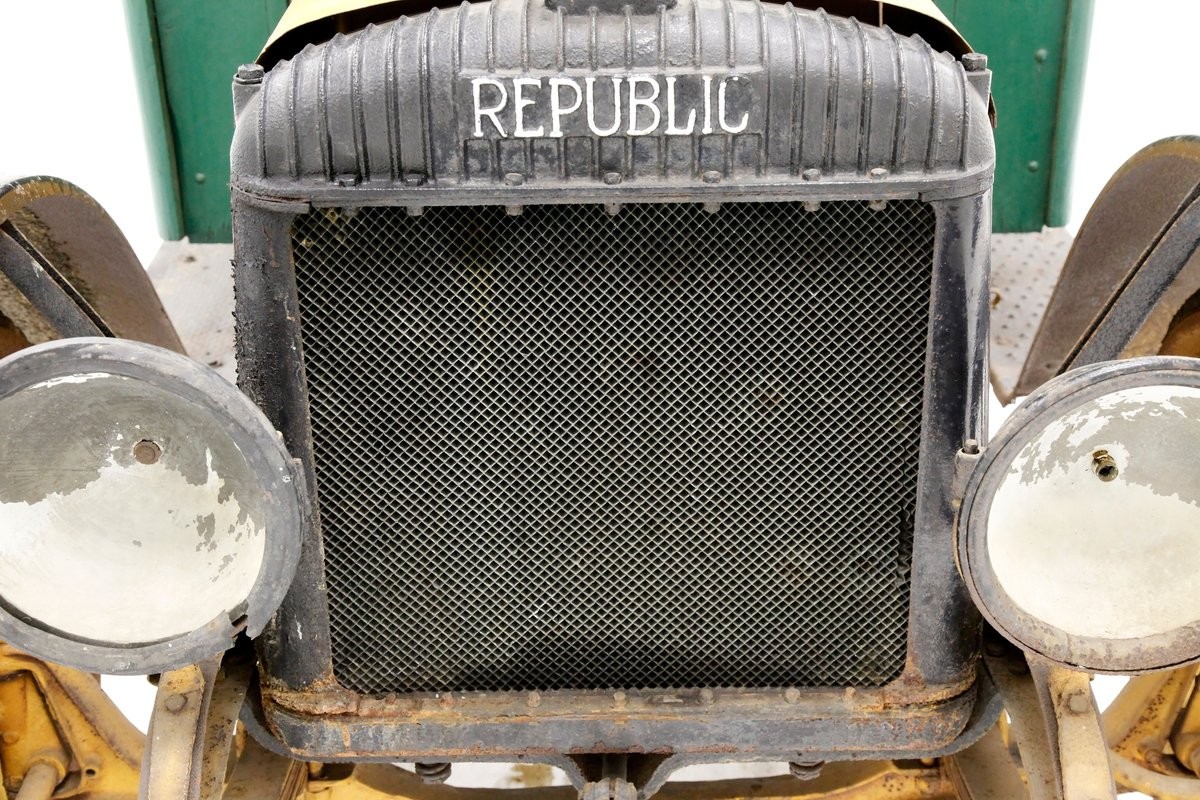 1915 Republic 2 Ton