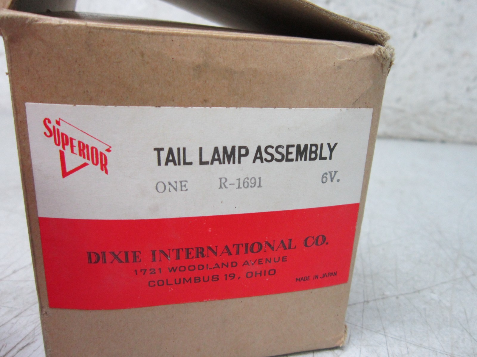 Superior Tail Lamp Assembly 6V R-1691 Dixie Int.